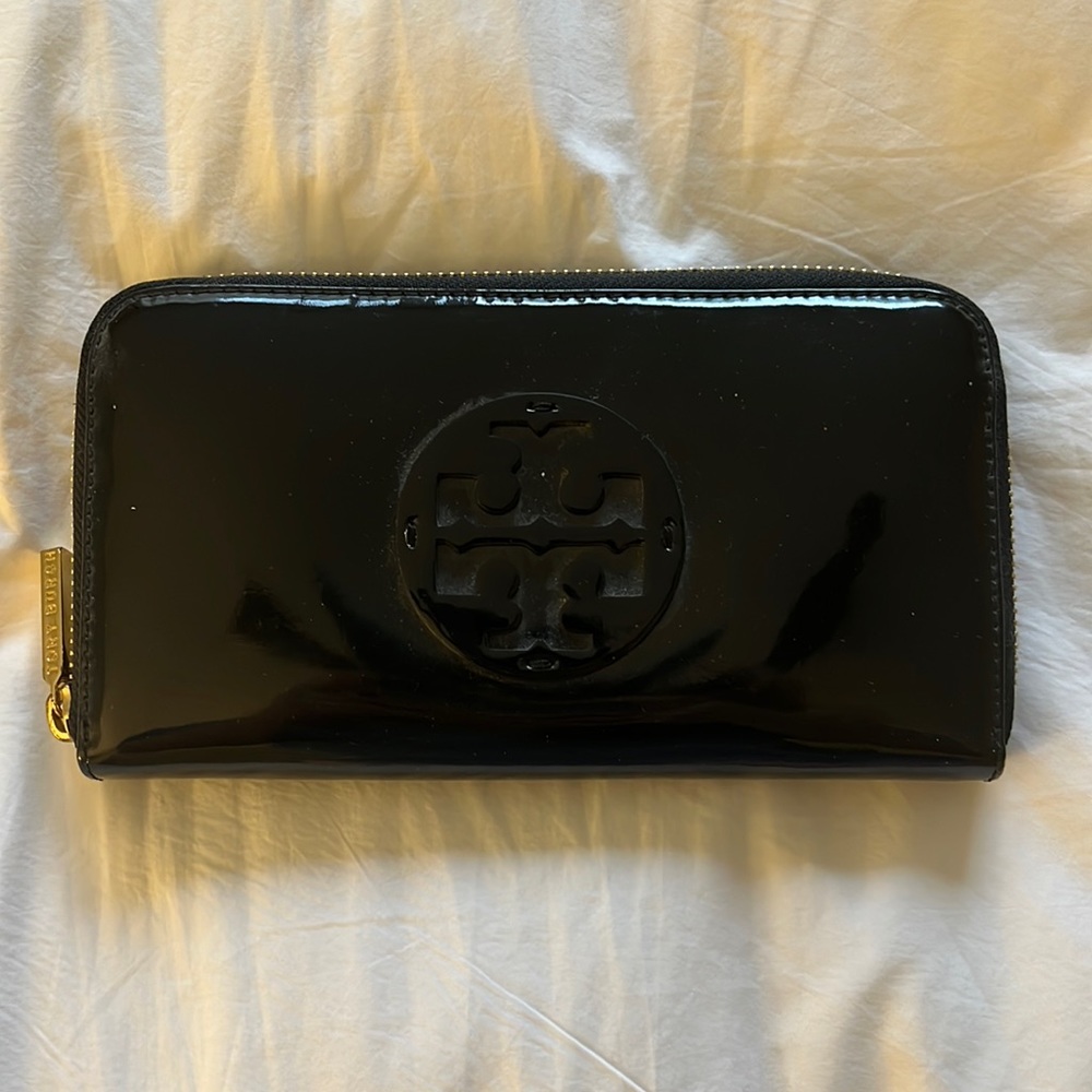 Tory Burch Black patent leather Continental Wallet- lightly worn!